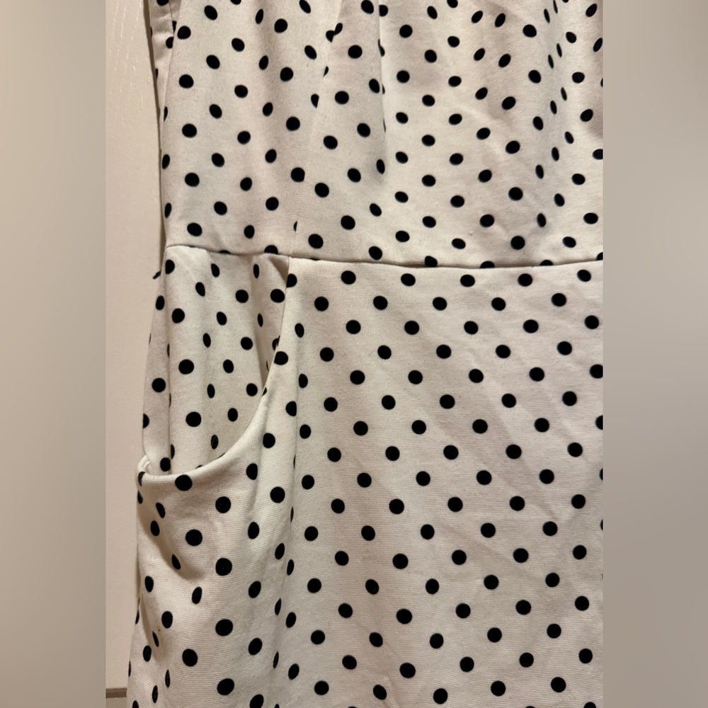 Dress - Chaps - white w/ black polka dots - size 14. Flattering. Pockets! Great - Picture 4 of 8